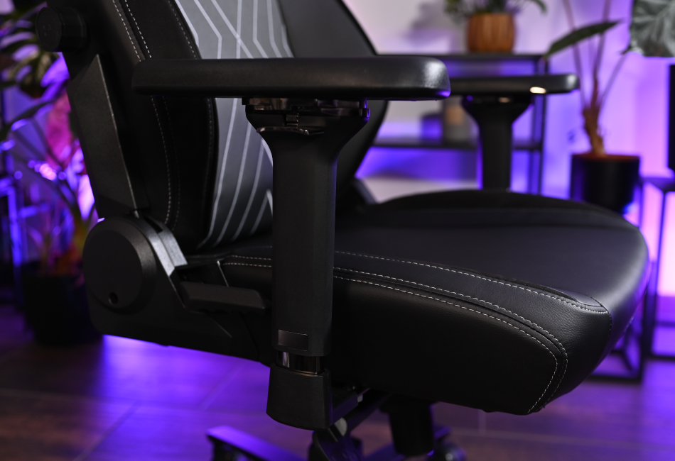 4D verstellbare Armlehnen